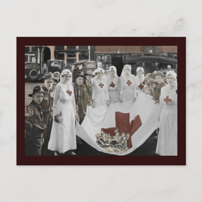 Carte Postale Les infirmières et les jeunes bénévoles recueillen (Devant)