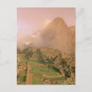 Carte Postale Les ruines incanes à la base de Machu Picchu dans