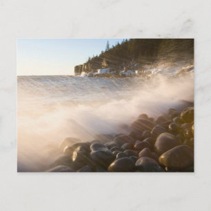 Carte Postale Les vagues déferlent sur les pavés dans Monument