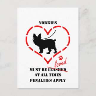 Carte Postale Les yorkies doivent être aimées