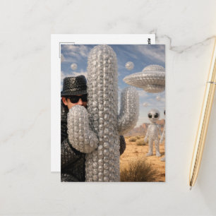 Carte Postale L'espion dans le désert avec les extraterrestres