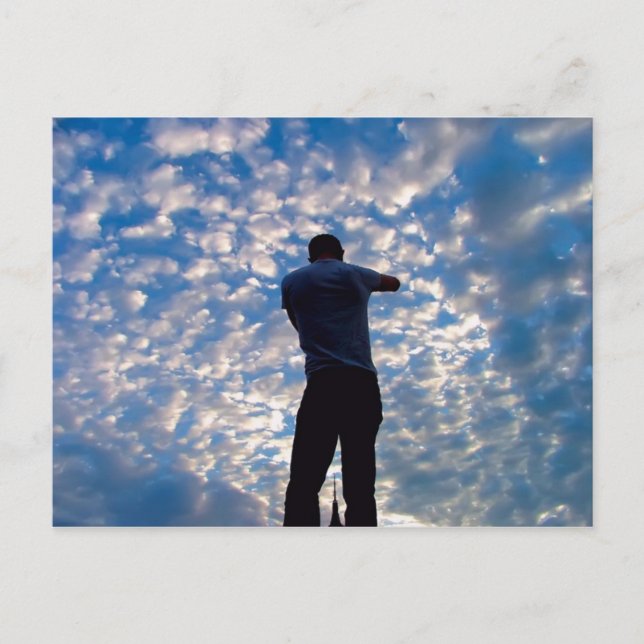 Carte Postale L'homme dans les nuages (Devant)