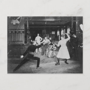 Carte Postale L'homme et la femme clôturant le projet de loi c19