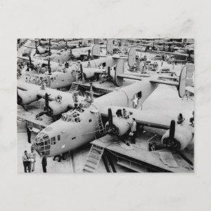 Carte Postale Ligne de montage du bombardier B-24, 1943