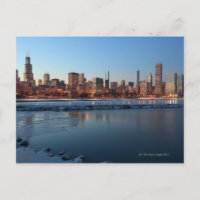 Ligne d'horizon de Chicago (Illinois) sur un lac g