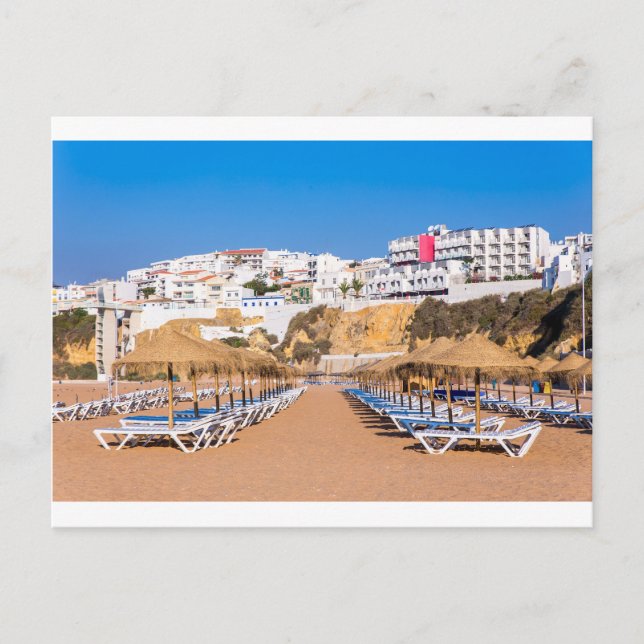 Carte Postale Lignes de parasols de plage avec bâtiments.JPG (Devant)