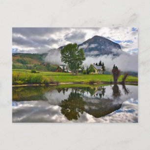 Carte Postale Little House in Mist on Lake