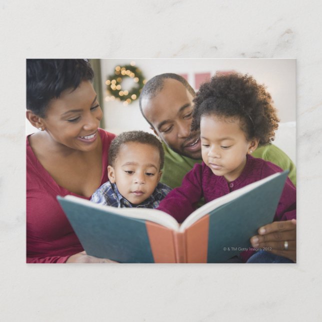 Carte Postale Livre de lecture de la famille noire (Devant)