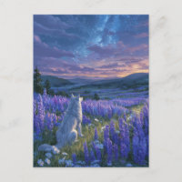 Loup Blanc dans la Prairie de Lupin Pourpre
