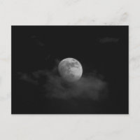 Lune dans les nuages