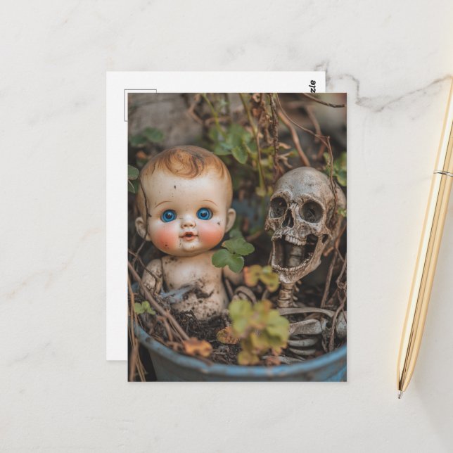 Carte Postale Macabre Doll and Skeleton in a Plant (Devant/Arrière en situation)