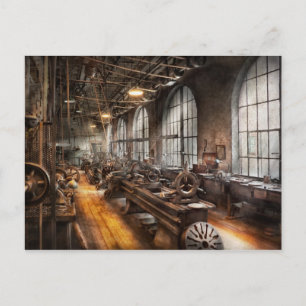 Carte Postale Machiniste - Une salle pleine de tours