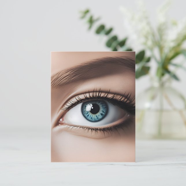 Carte Postale Macro oeil femelle (Debout devant)