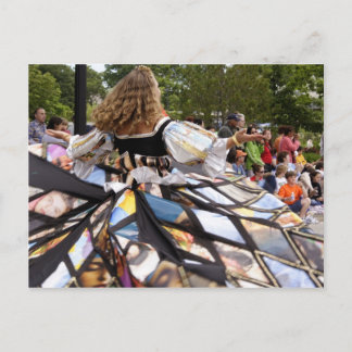 Carte Postale Madame de tourbillonnement #1