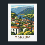 Carte Postale Madeira Portugal Island Travel Art Vintage<br><div class="desc">Conception de déplacement vectoriel rétro Madère. Madère,  une région autonome du Portugal,  est un archipel comprenant 4 îles au large de la côte nord-ouest de l'Afrique. Il est connu pour son vin homonyme et son climat subtropical chaud.</div>
