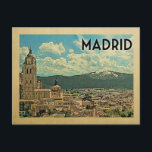Carte Postale Madrid Postcard Espagne Vintage voyage<br><div class="desc">Design de Madrid Espagne dans le style Vintage voyage avec vue sur la ville avec montagnes comme arrière - plan.</div>