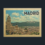 Carte Postale Madrid Postcard Espagne Vintage voyage<br><div class="desc">Design de Madrid Espagne dans le style Vintage voyage avec vue sur la ville avec montagnes comme arrière - plan.</div>