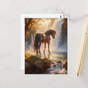 Carte Postale Magnifique cheval brun à la cascade