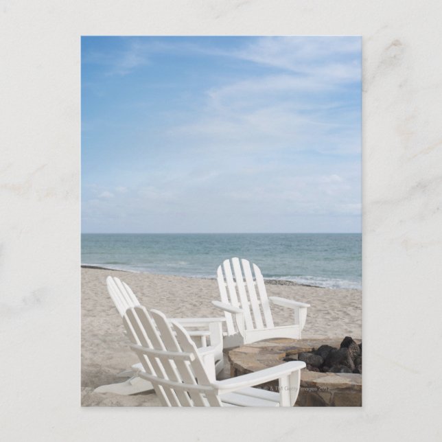 Carte Postale maison en front de mer avec chaises adirondack et (Devant)