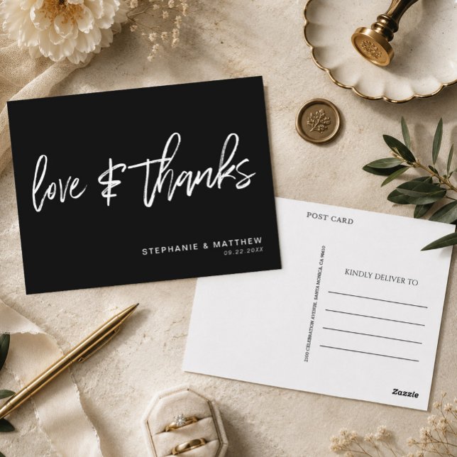 Carte Postale Mariage Moderne Noir et Blanc Amour et Remerciemen (Send a sophisticated and budget-friendly note of appreciation with this modern black thank you)