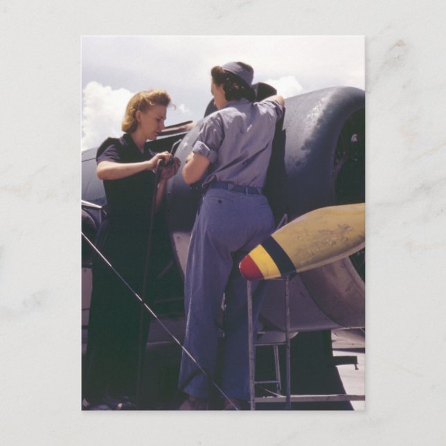 Carte Postale Mécanique de l'aviation féminine de 2ème guerre mo (Devant)