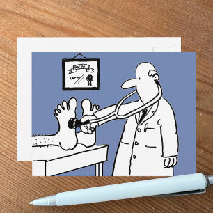 Carte Postale Médecin de bande dessinée drôle utilisant un stéth