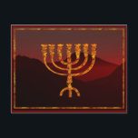 Carte Postale Menorah de Moshe<br><div class="desc">Dans la Torah Moshe Rabbenu est dit : "Vous ferez une Menorah d'or pur, battu, la Menorah sera faite, sa base, sa branche, ses gobelets, ses boutons, et ses fleurs seront martelées de lui, " [Mot 25:31] et plus tard, "Voir, et construire, selon leur forme que vous êtes montré sur...</div>