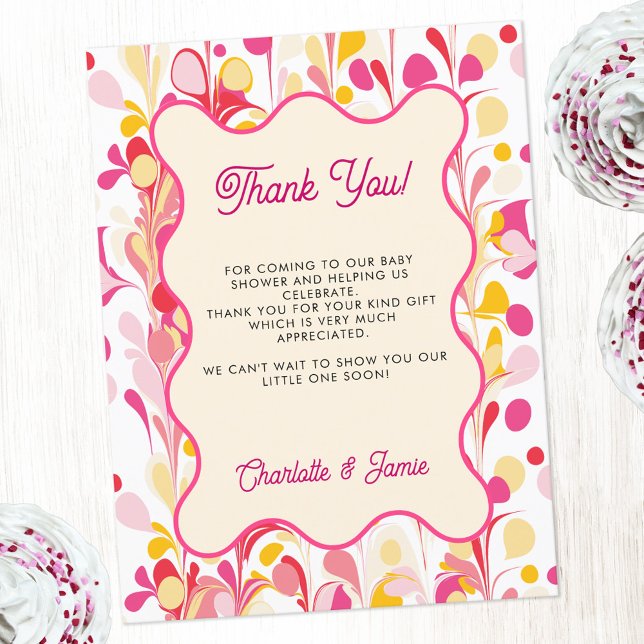Carte Postale Merci moderne rétro rose Abstrait (Fun retro marble groovy wavy pink yellow personalized custom text baby shower thank you postcard)