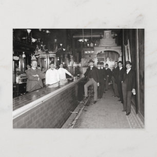 Carte Postale Messieurs buvant au bar, 1910