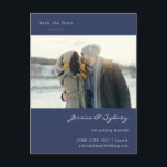 Carte Postale Minimaliste Moderne Photo Bleue Marine Enregistrer<br><div class="desc">Annoncez votre journée spéciale avec cette Elégante Photo Save the Date Postcard, qui présente un design moderne et propre avec une toile de fond bleu marine et de l'espace pour votre photo préférée. Personnalisez-le avec vos noms, date mariage, emplacement et site Web pour tenir vos invités informés et excités. Parfait...</div>