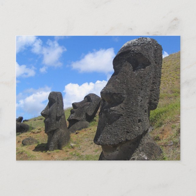 Carte Postale Moai sur l'île de Pâques (Devant)