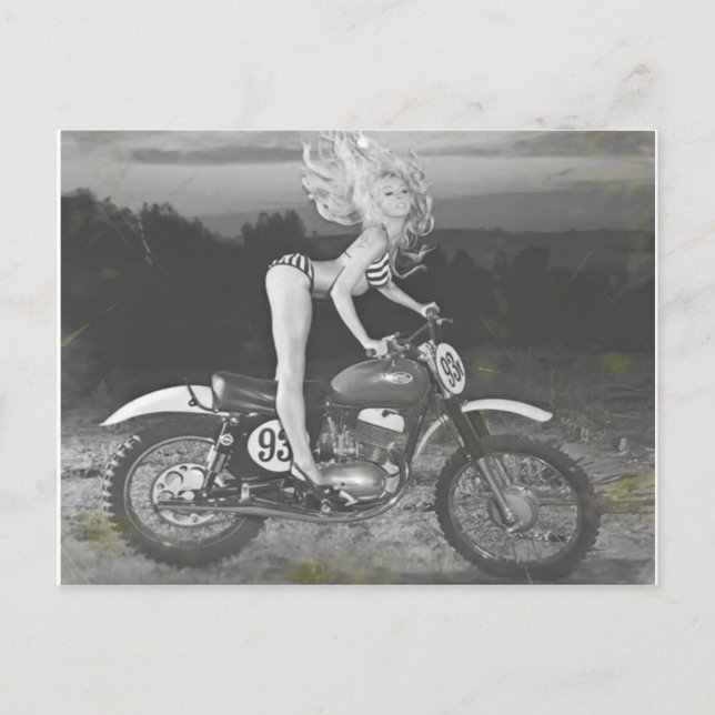 Carte Postale MODÈLE vintage ET MODÈLE CHAUD. (Devant)