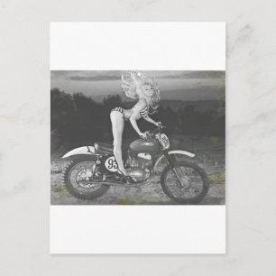 Carte Postale MODÈLE vintage ET MODÈLE CHAUD.