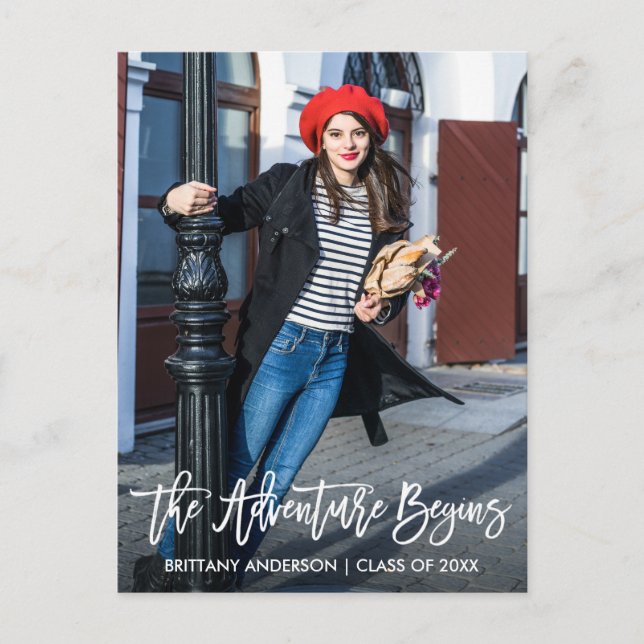 Carte Postale Moderne Brush Script Graduation Aventure commence (Devant)