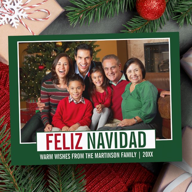 Carte Postale Moderne Feliz Navidad Photo de famille verte (Customize to change your personalized text size or text style.)