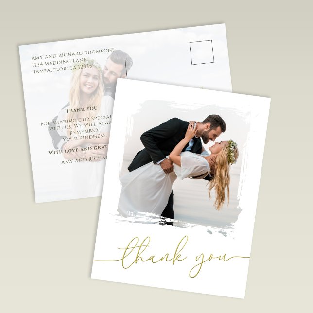 Carte Postale Moderne Remerciements de Mariage en Écriture Dorée (Modern wedding thank you card with brush photo overlay and gold script design)