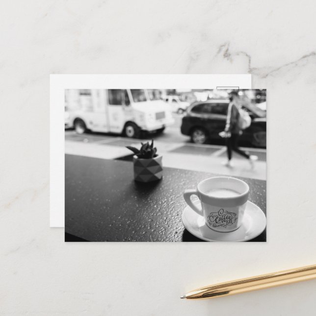 Carte Postale Moments de café à NYC (Devant/Arrière en situation)