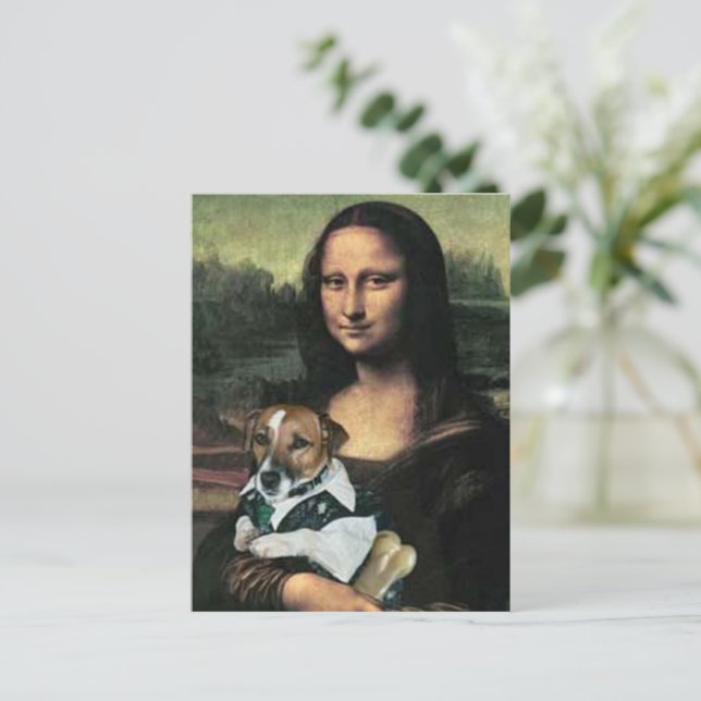 Carte Postale Mona Lisa tenant son chien et un os (Debout devant)