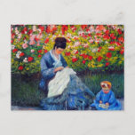 Carte Postale  Monet mère et enfant dans le jardin<br><div class="desc">Carte postale représentant la peinture à l’huile de Claude Monet Camille Monet et un enfant dans le jardin de l’artiste à Argenteuil (1875). Une femme et un enfant habillés de couture bleue et lus dans un jardin de fleurs rouges et blanches. Un grand cadeau Monet pour les amateurs d'impressionnisme et...</div>