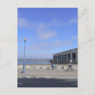 Carte Postale Monter à vélo le long de Piers...