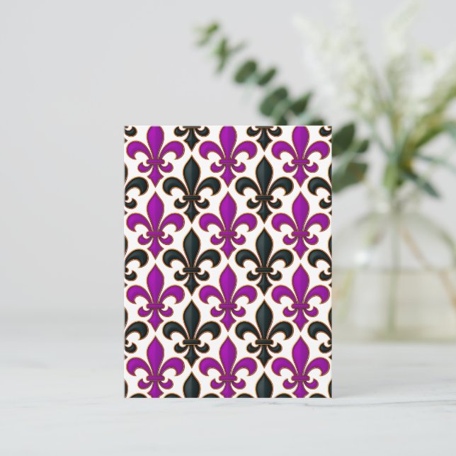Carte Postale Motif de fleur de lis baroque noir violet  (Debout devant)