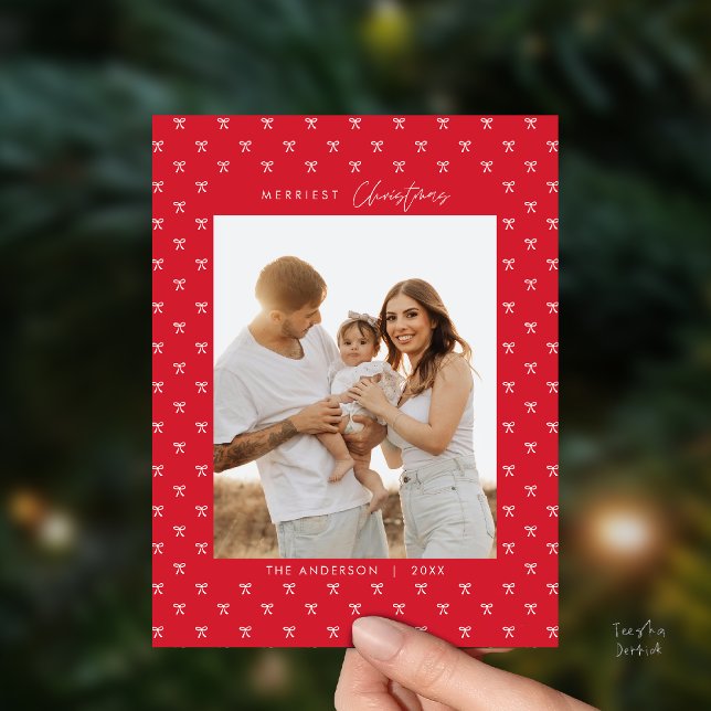 Carte Postale Motif moderne Red Bow Famille Photo Noël (Modern Red Bow Pattern Family Photo Christmas Postcard in Vintage theme)