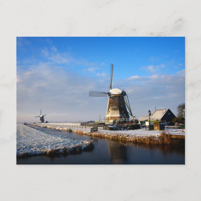 Carte Postale Moulin à vent dans la neige dans un paysage hivern (Devant)