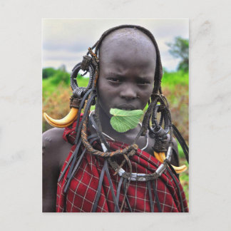 Carte Postale Mursi Girl with Leaf "Band-aid"
