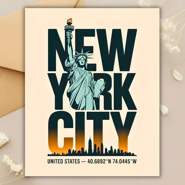Carte Postale New York City Typographie Statue de Liberty Skylin (New York City Typography Statue of Liberty Skyline Postcard)