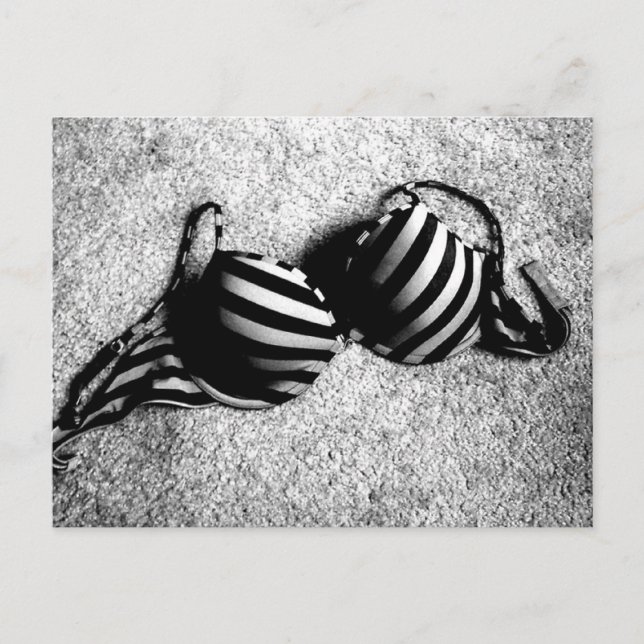 Carte postale noire et blanche de soutien-gorge (Devant)