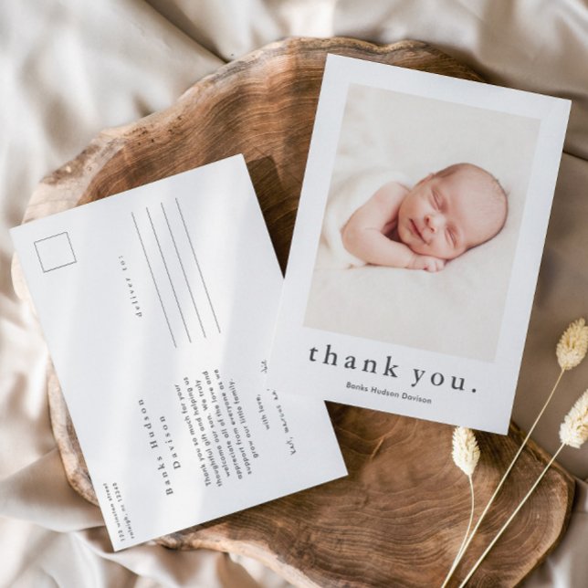 Carte Postale Nom moderne Photo Baby Merci (Simple Typography Baby Photo Thank You Card.)