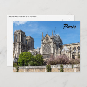 Carte Postale Notre Dame de Paris, le lendemain de l'incendie de