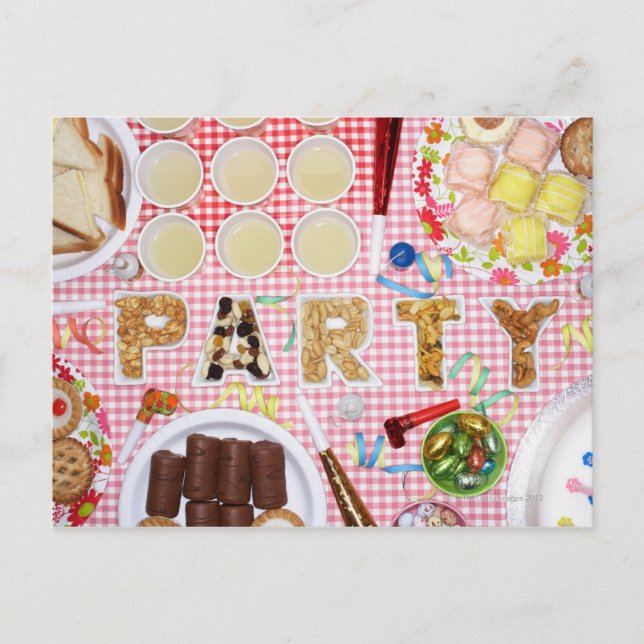 Carte Postale Nourriture de fête sur table dans les plats avec l (Devant)