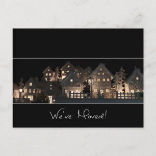 Carte Postale Nous avons déménagé des maisons de Noël éclairées
